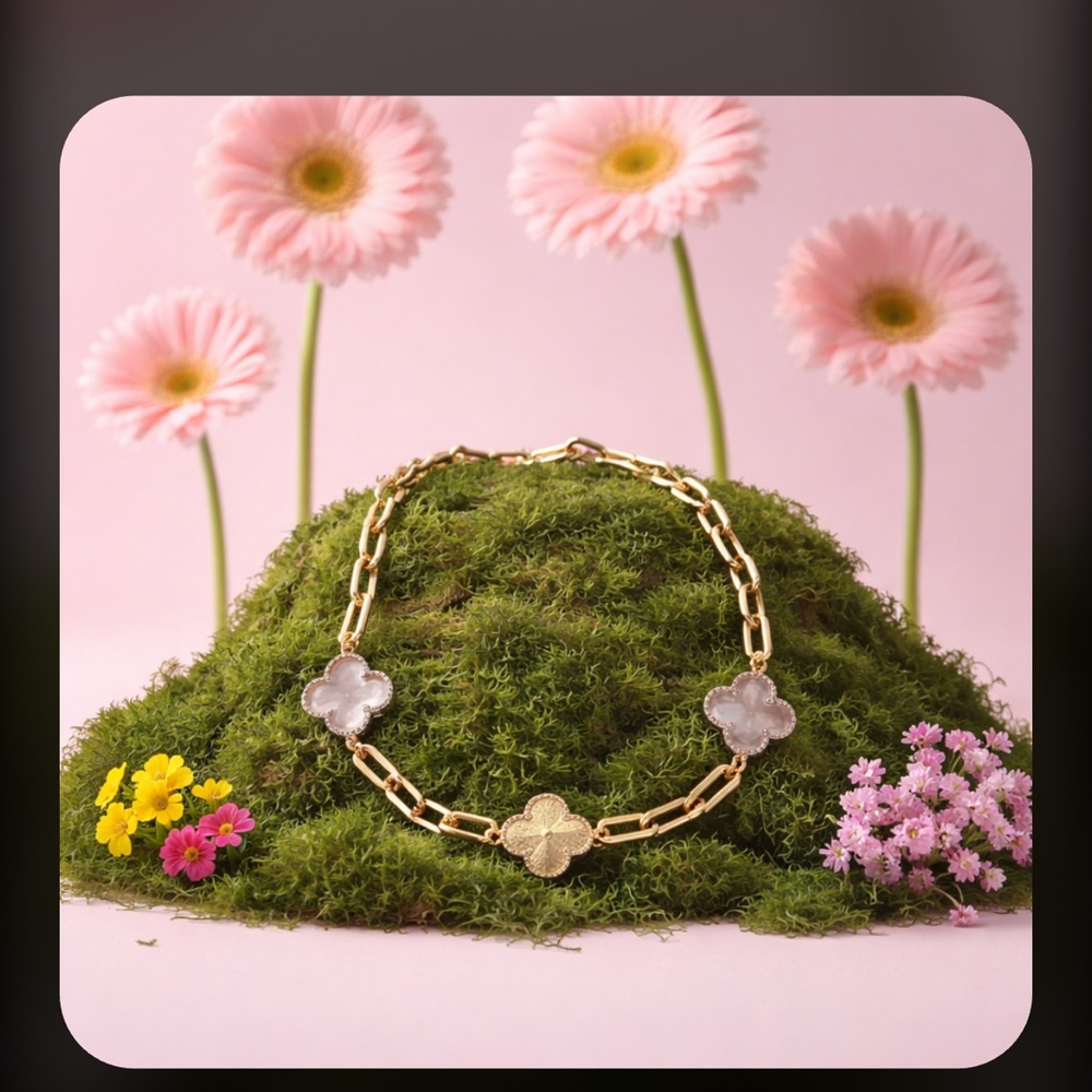 14 k gold plated  3 cloves flowers